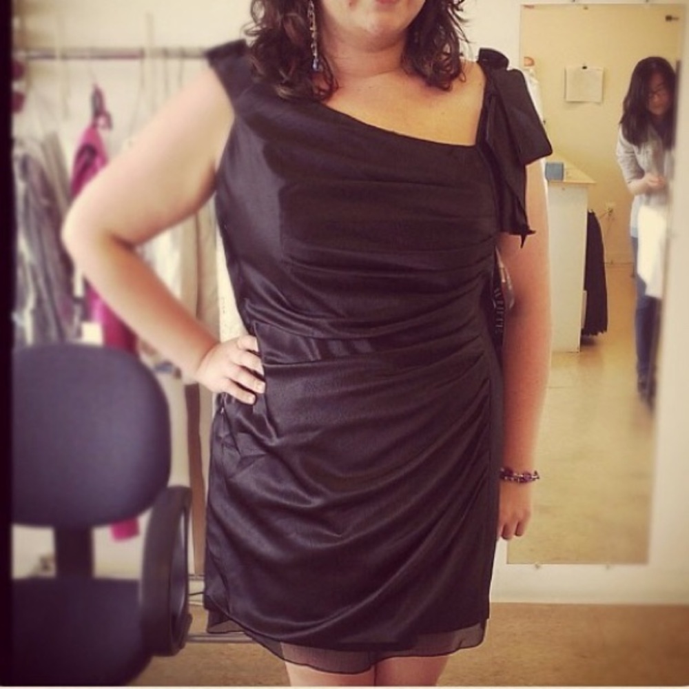 Vera Wang Plus Size Black Dress Size 18/20